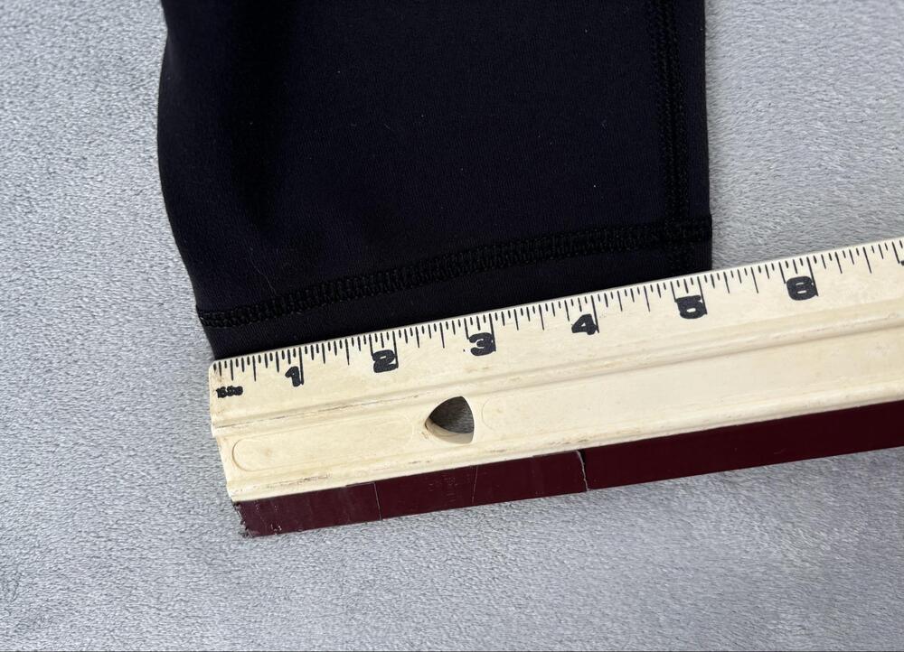 Lululemon Womens Black Cropped Leggings Size 6 Athleisure Yoga Minimalist - Picture 7 of 9